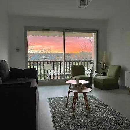- Tennis Et Piscine Appartement