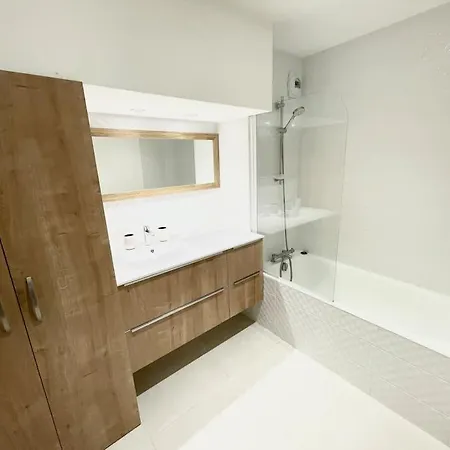Appartement - Tennis Et Piscine *